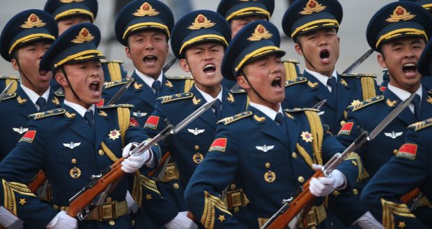 Katonai parádéval ünnepelték Pekingben a hetvenéves Kínai Népköztársaságot