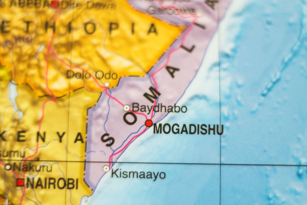 Gépkocsiba rejtett pokolgépek robbantak Mogadishuban