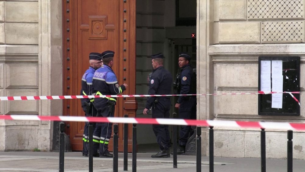 A francia belügyminiszter betiltotta a párizsi késelő támogatására szervezett megmozdulást