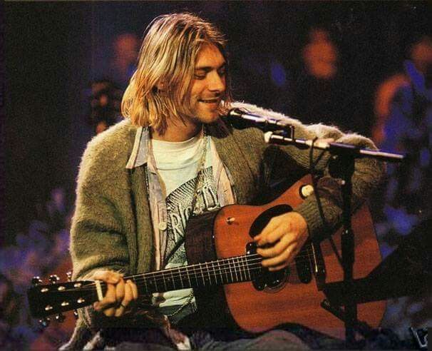Kurt Cobain kardigánjára és gitárjára lehet licitálni New Yorkban