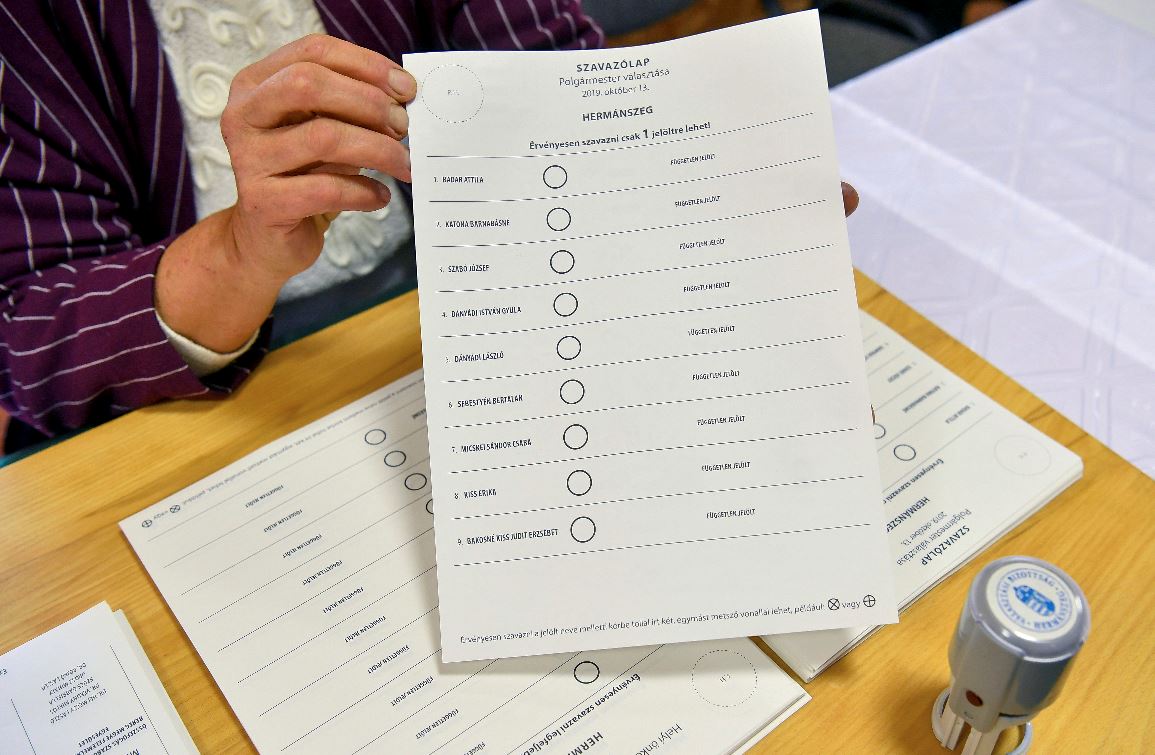 Harminc nemzetközi megfigyelő regisztrált a választásra