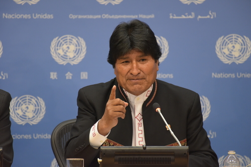 Bejelentette lemondását Evo Morales bolíviai elnök