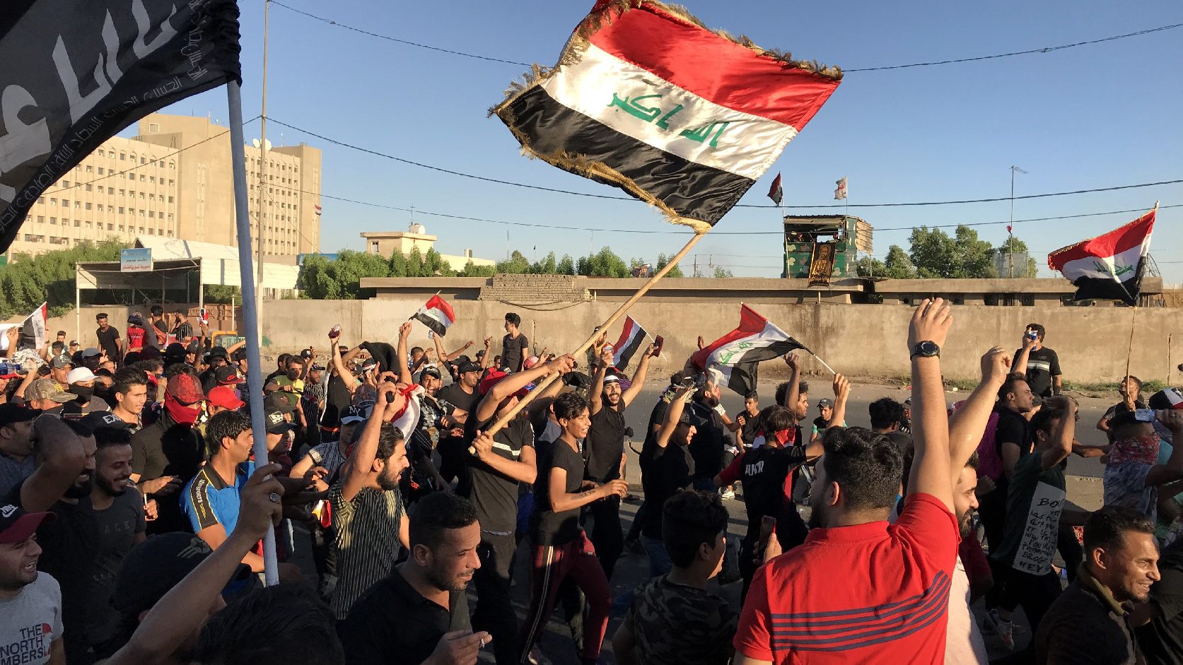 Sokan meghaltak kormányellenes megmozdulásokon az iraki Kerbelában