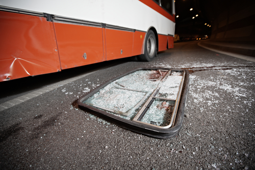 Többen megsérültek egy franciaországi buszbalesetben