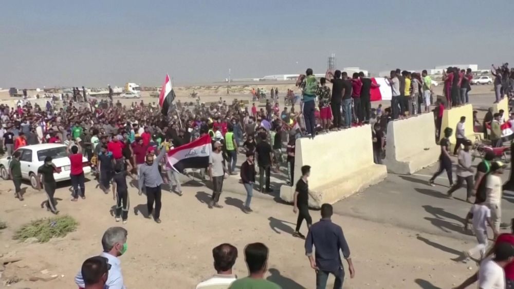 Iraki tüntetők megrohanták Irán kerbelai konzulátusát