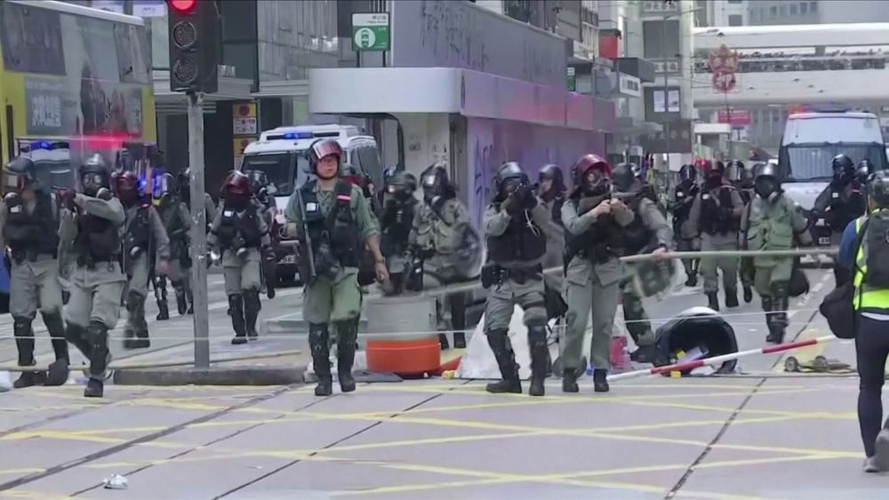 Ismét oszlatott a hongkongi rendőrség