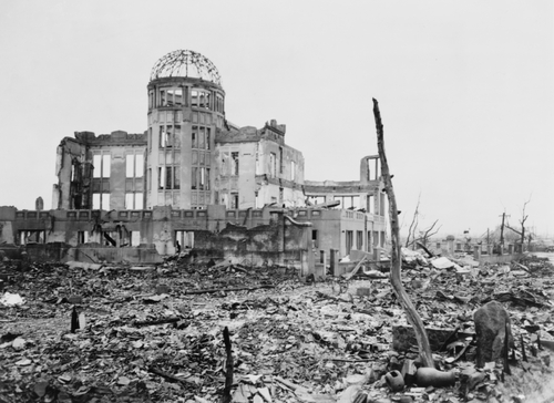 Az 1945-ös atombomba-támadást túlélt épületeket bontanak le Hirosimában