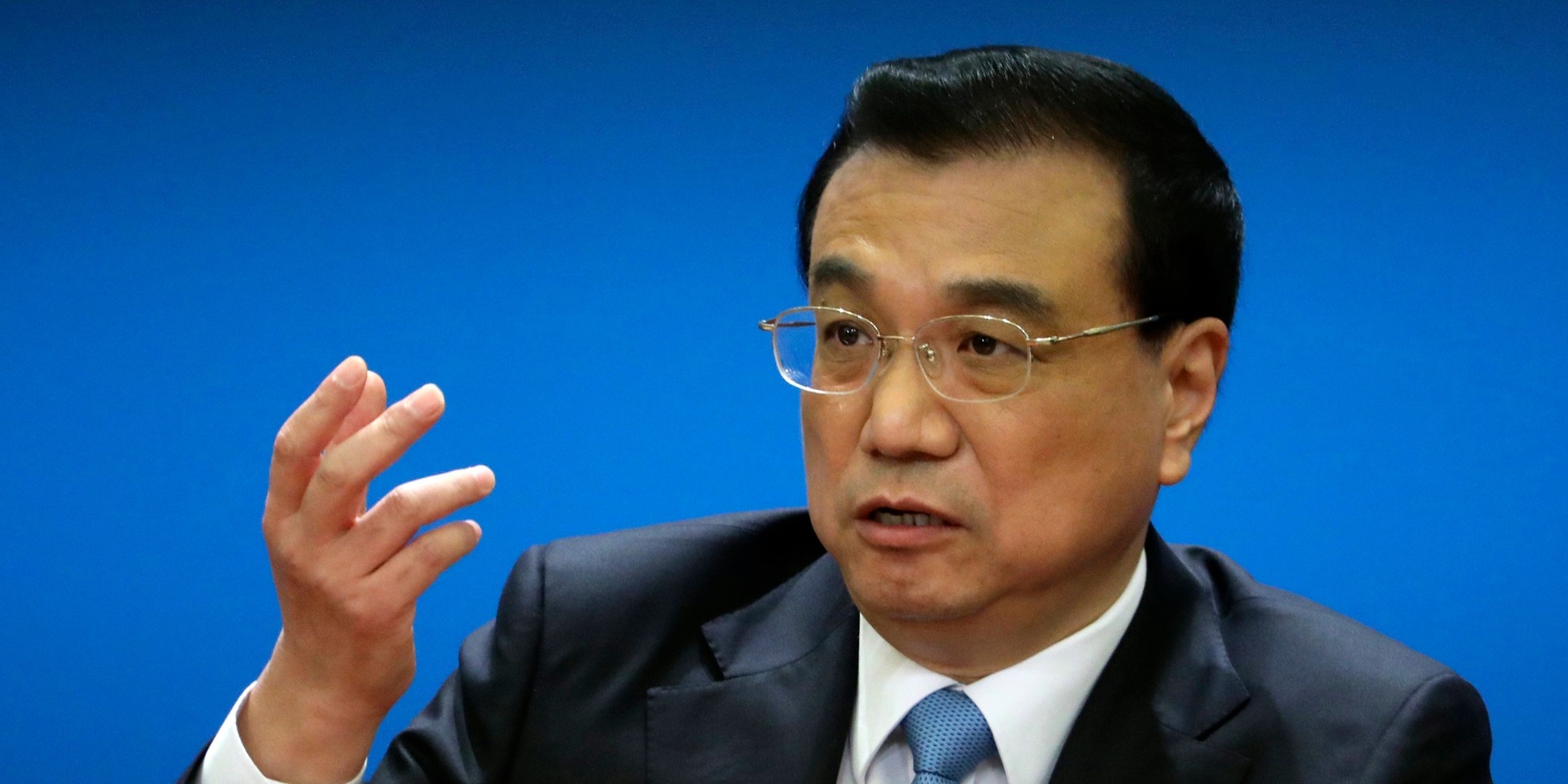 A kínai kormányfő a kormányzónak: Peking szilárdan támogatja a terület vezetését