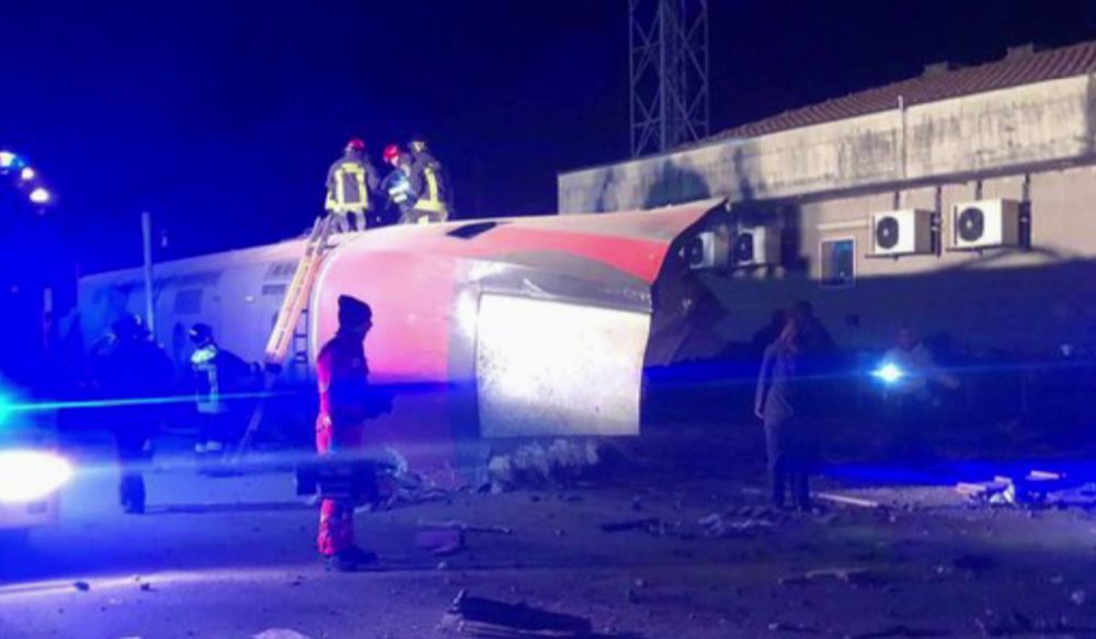 Kisiklott egy vonat Milánónál, egyes források szerint többen meghaltak