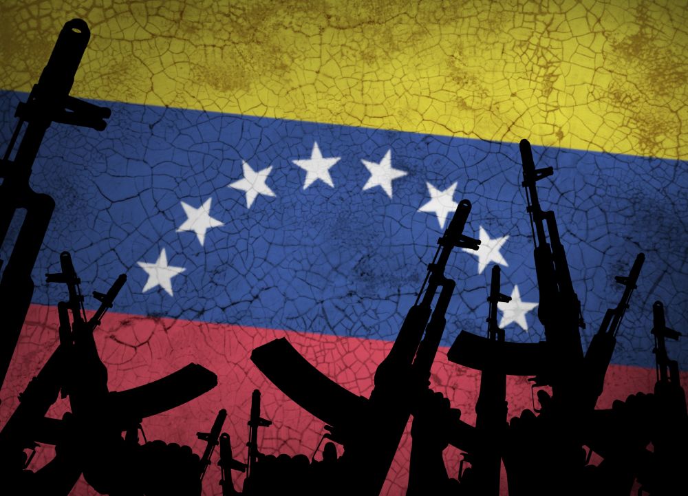 Venezuela csapatokat, harci járműveket vont össze a Kolumbiával szomszédos határon