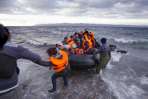 Csaknem száz újabb migránst vett fedélzetére az Ocean Viking civilhajó