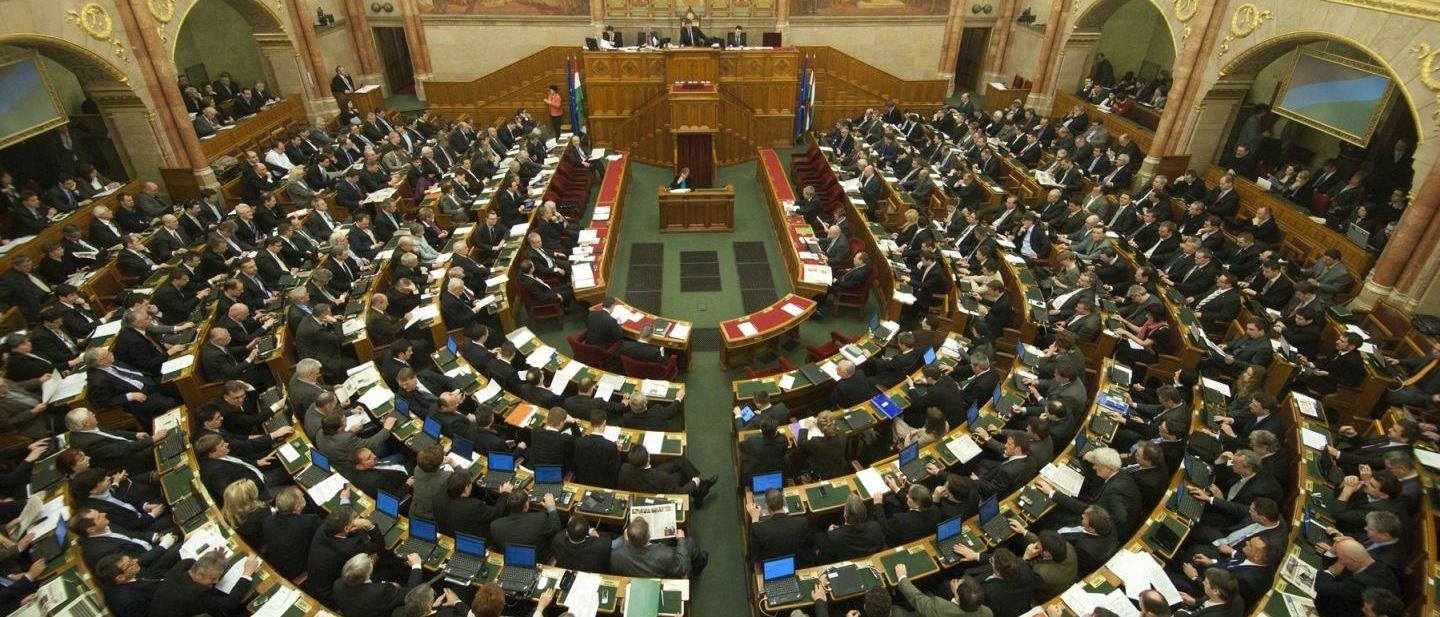 Rendkívüli parlamenti ülésen tárgyalnak a börtönzsúfoltsági kártérítésekről