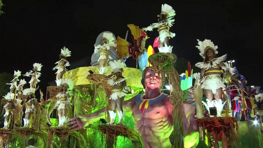 Féltávnál a riói karnevál