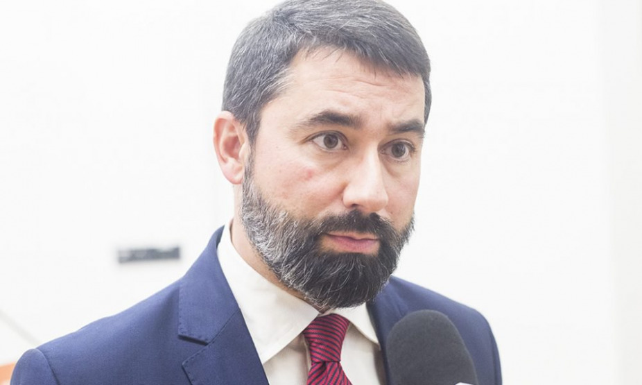 Hidvéghi: A Fidesz támogatja a 7-es cikk szerinti eljárás gyorsítását