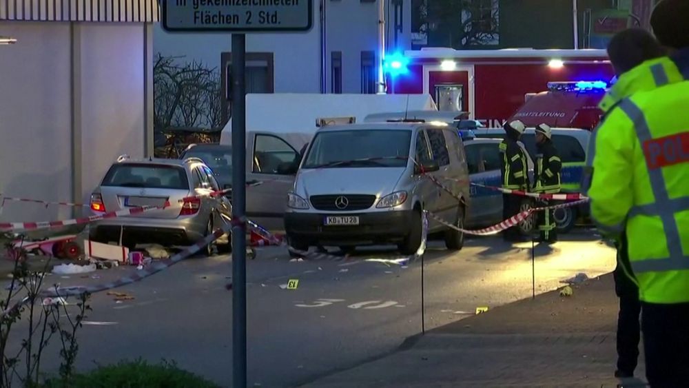 Csaknem hatvanan sérültek meg a Németországban történt tömeges gázolásban