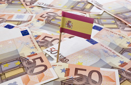 200 milliárd euró értékű gazdasági kárenyhítő intézkedéscsomagot fogadott el a spanyol kormány