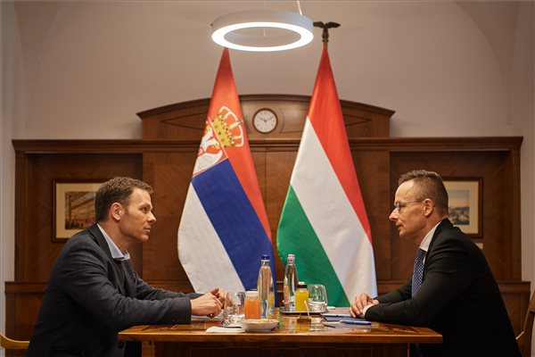 Szijjártó: Szerbia és Magyarország összehangolja védekezését