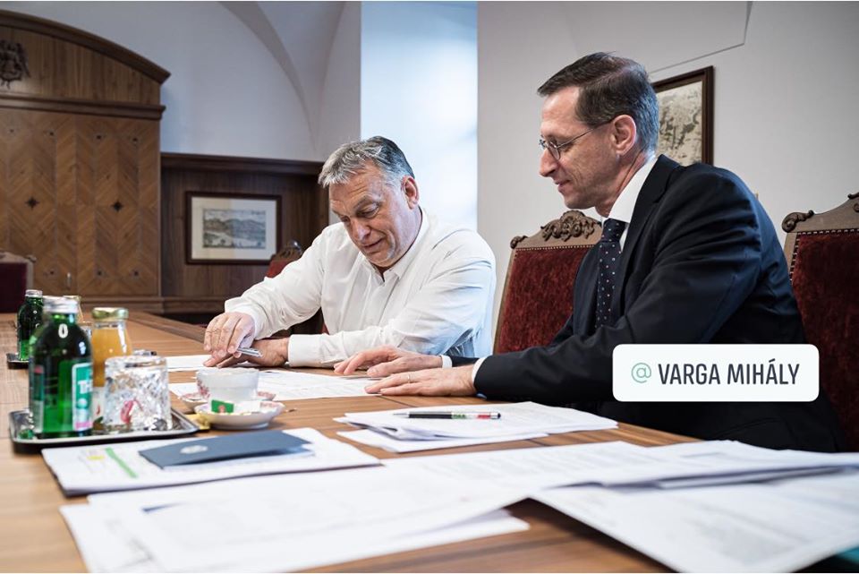 Orbán Viktor: Zajlik a 2020-as és a 2021-es költségvetés újratervezése