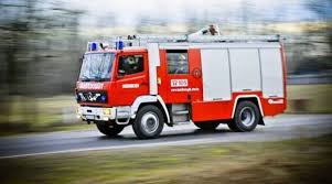 Csaknem 10 ezer önkéntes tűzoltó is segíti a védekezést