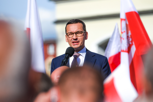 Moszkva: Varsó a járványhelyzetre hivatkozva mondta le a kormányküldöttség katyni megemlékezését