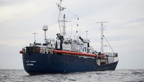 Migránsokat vett fedélzetére Líbia partjainál az Alan Kurdi hajó