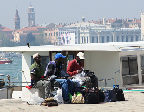 Salvini ellenzi az olasz kikötőkben a migránsoknak felállított karanténhajókat