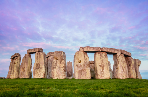 Csak online lehet idén követni a nyári napfordulót a Stonehenge-nél