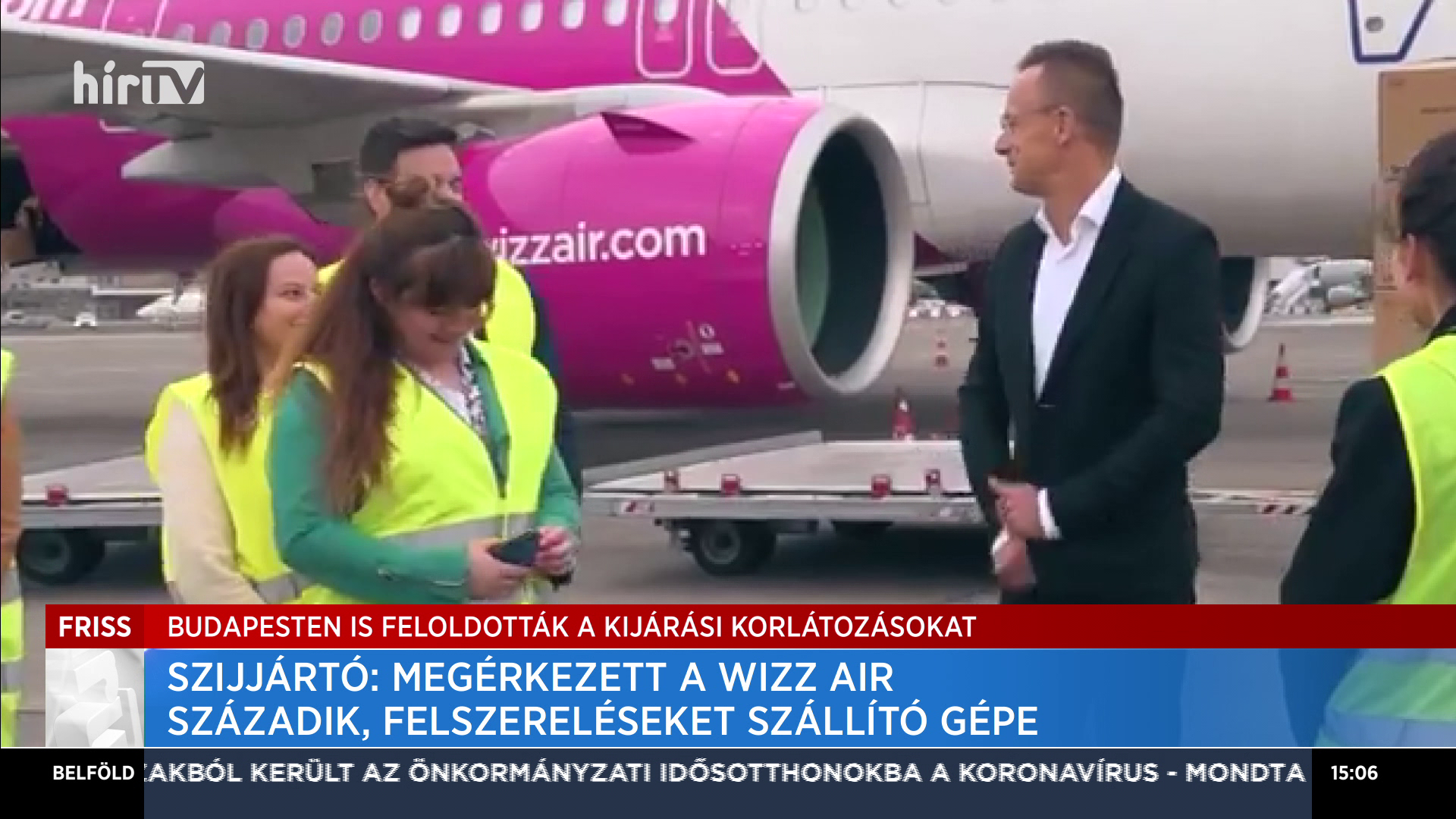 Szijjártó: Megérkezett a Wizz Air századik, felszereléseket szállító gépe