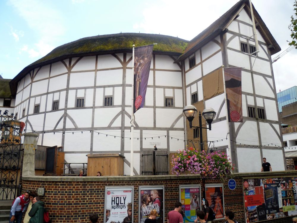 A tönk szélén a londoni Globe Színház