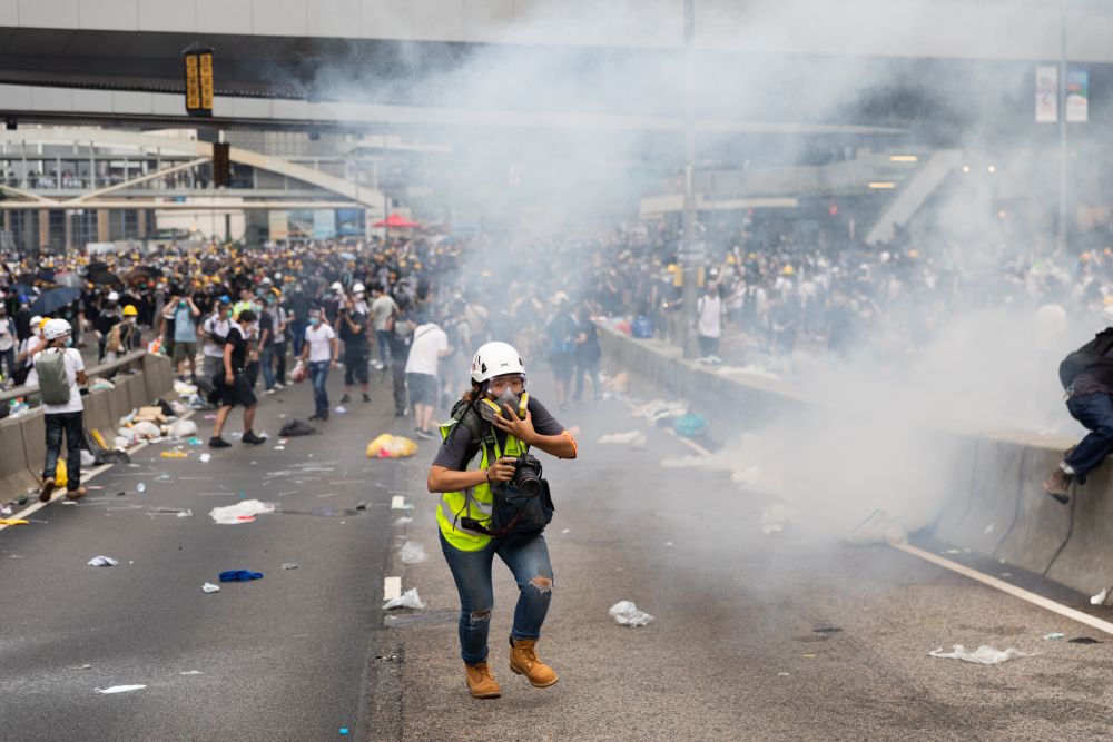 Könnygázt vetett be a rendőrség a hongkongi tüntetők ellen