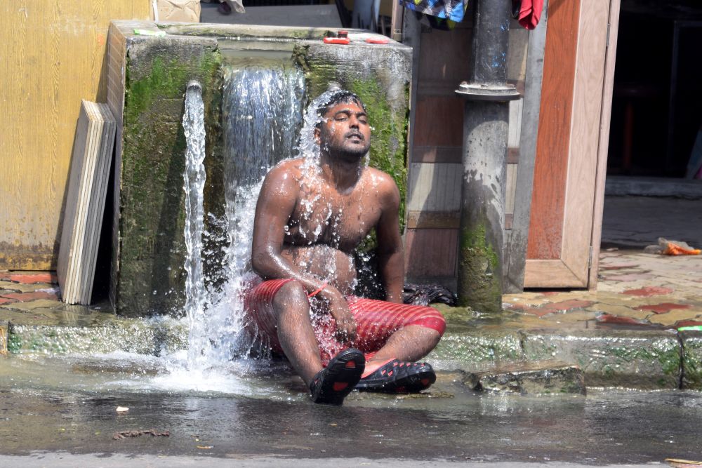 Ötven Celsius-fokos hőség tikkasztja India nagy részét