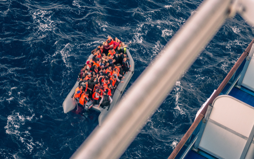 Málta ideiglenesen befogadja a kirándulóhajókon elhelyezett mintegy négyszáz migránst