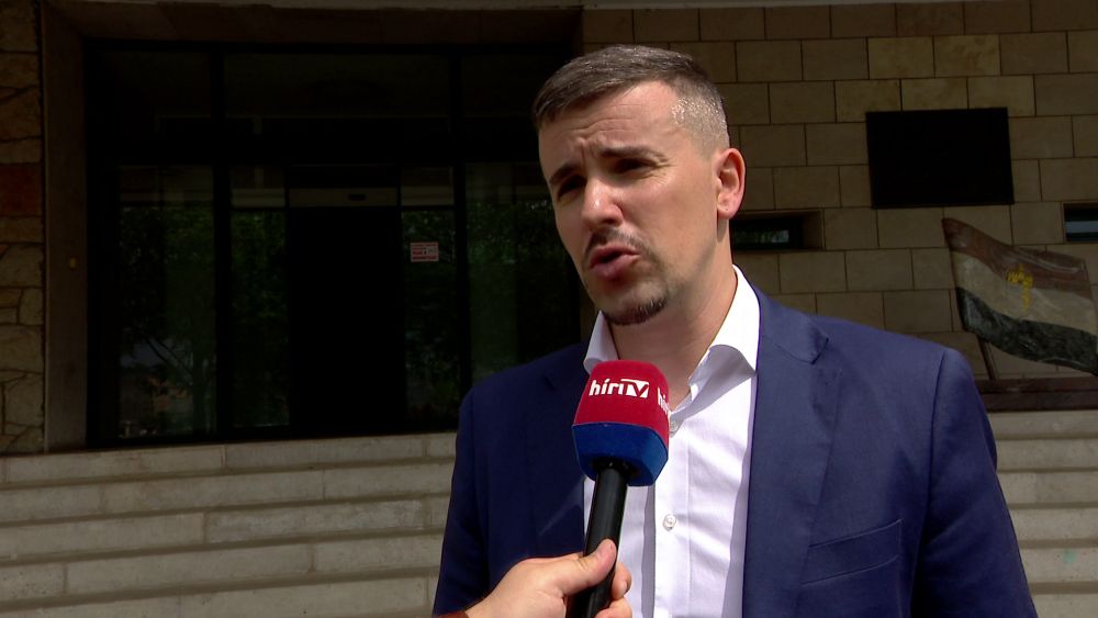 A Jobbik miatt nem jegyezték még be Jakab Pétert a párt elnökének