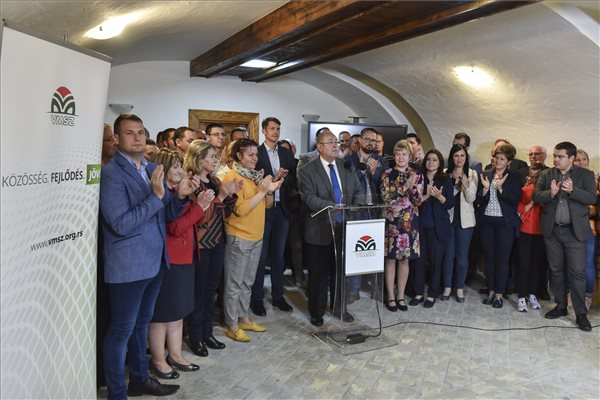 Orbán Viktor is gratulált Vucicnak, történelmi sikert ért el a VMSZ
