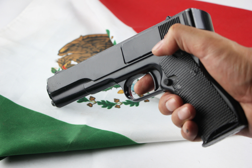 Megtámadták és megsebesítették a mexikói főváros rendőrfőnökét, ketten meghaltak
