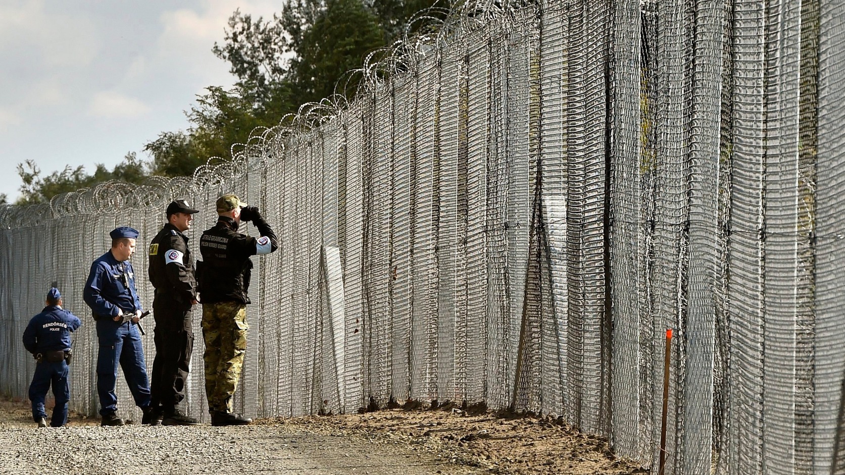 A magyar határnál gyakorolták az illegális migráció elleni fellépést osztrák katonák és rendőrök