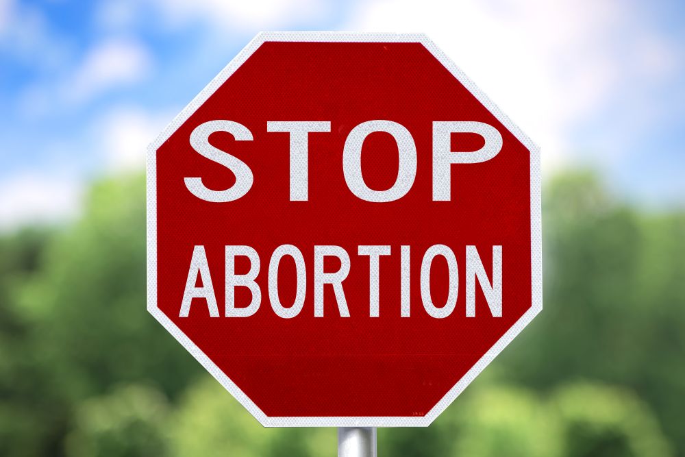 Tennessee kormányzója szigorú abortusztörvényt írt alá