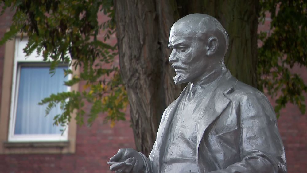 Elfogadhatatlan az EB hallgatása a német Lenin-szoborról