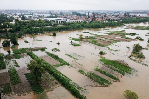 A folyamatos esőzések miatt Kína több részén jelentenek továbbra is súlyos gondokat az árvizek