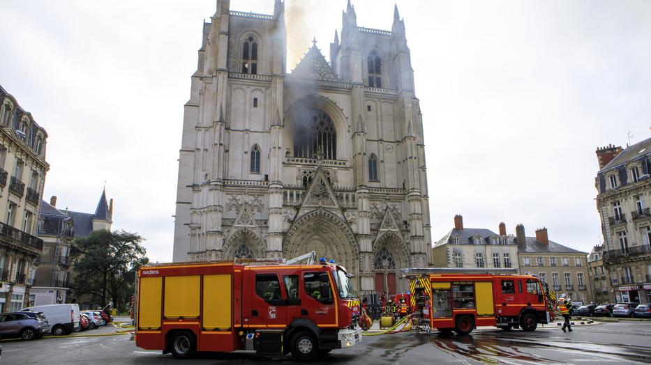 Szabadon engedték a nantes-i tűzesettel kapcsolatban őrizetbe vett önkéntest