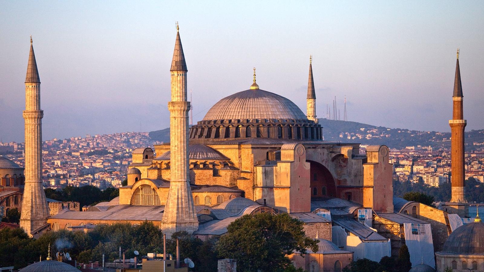 Mecsetként nyílt meg az isztambuli Hagia Szophia