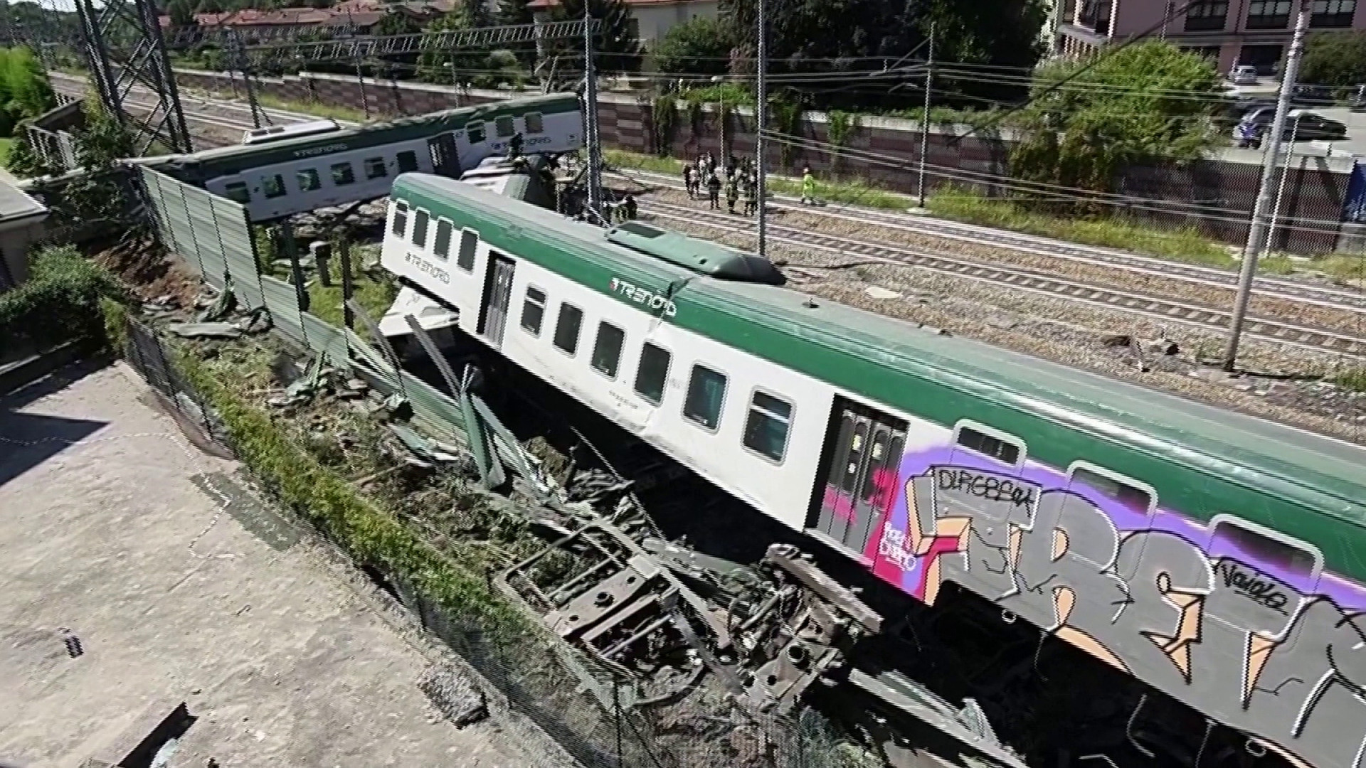 Három könnyebb sérültje van egy olaszországi vonatbalesetnek