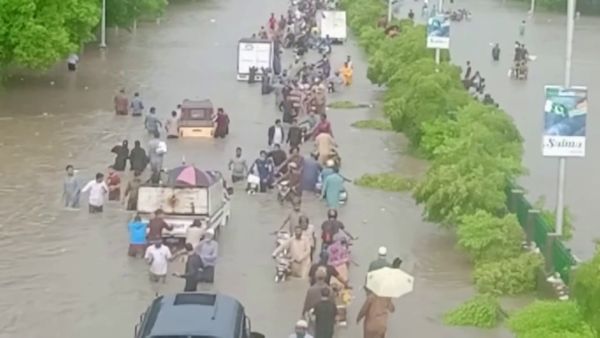 Esőzések és áradások Ázsia több országában