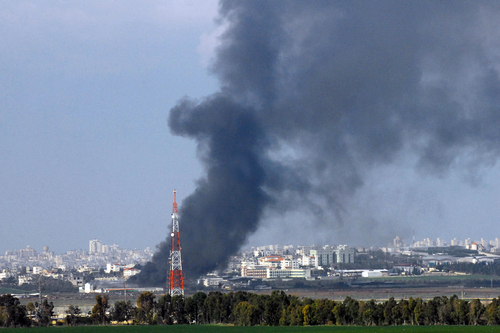 Izrael légicsapást mért gázai célpontokra egy keddi rakétatámadást megtorolva