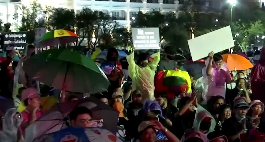 Már a monarchiát is megkérdőjelezik a thaiföldi tüntetők