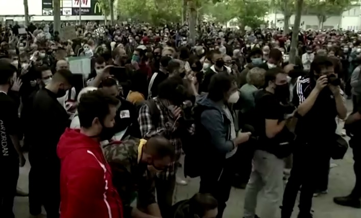 Tüntetések a korlátozások ellen a madridi autonóm tartomány több zónájában