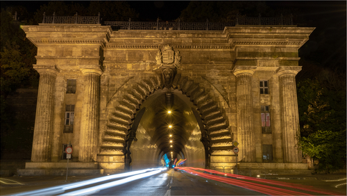 Alagút- és a hídmosások miatt útlezárások lesznek éjszakánként Budapesten