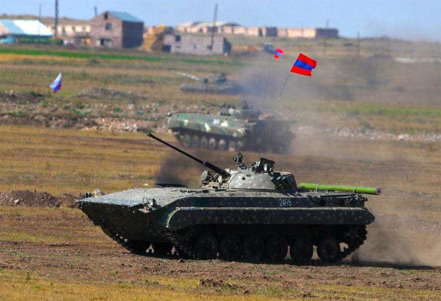 Tovább nőtt a halálos áldozatok száma a Hegyi-Karabahban dúló harcokban