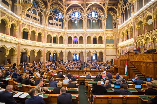 A Kúria elnökéről szavaz a parlament