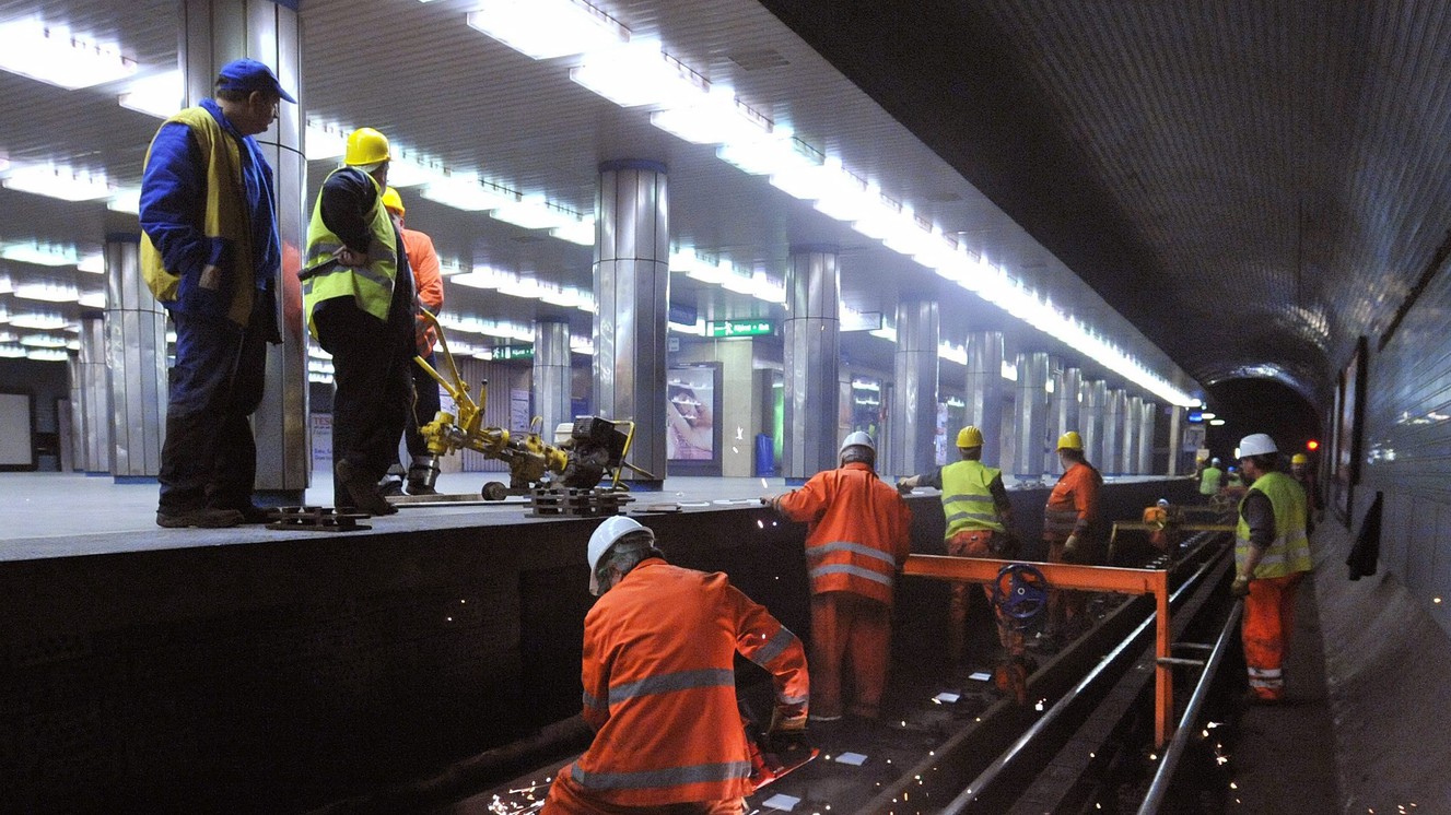 Átadták a 3-as metró megújult déli szakaszát